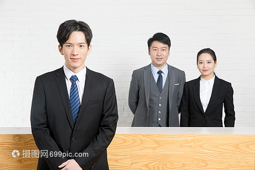 商務(wù)人士前臺(tái)服務(wù)